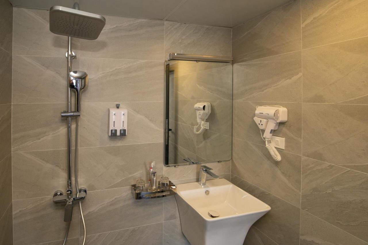 Lake View Hotel Ханой Экстерьер фото